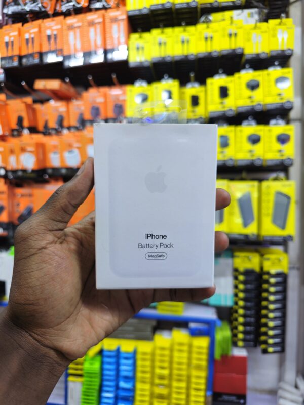 5,000mAh MagSafe Power Bank 20W Wireless Charging - Image 2